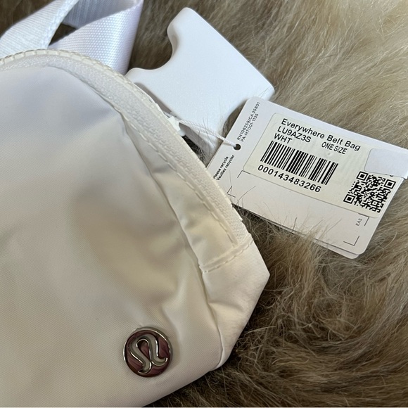 Lululemon 🦄 TRUE WHITE Everywhere Belt Bag Ext Strap NWT VERY RARE - Picture 10 of 15
